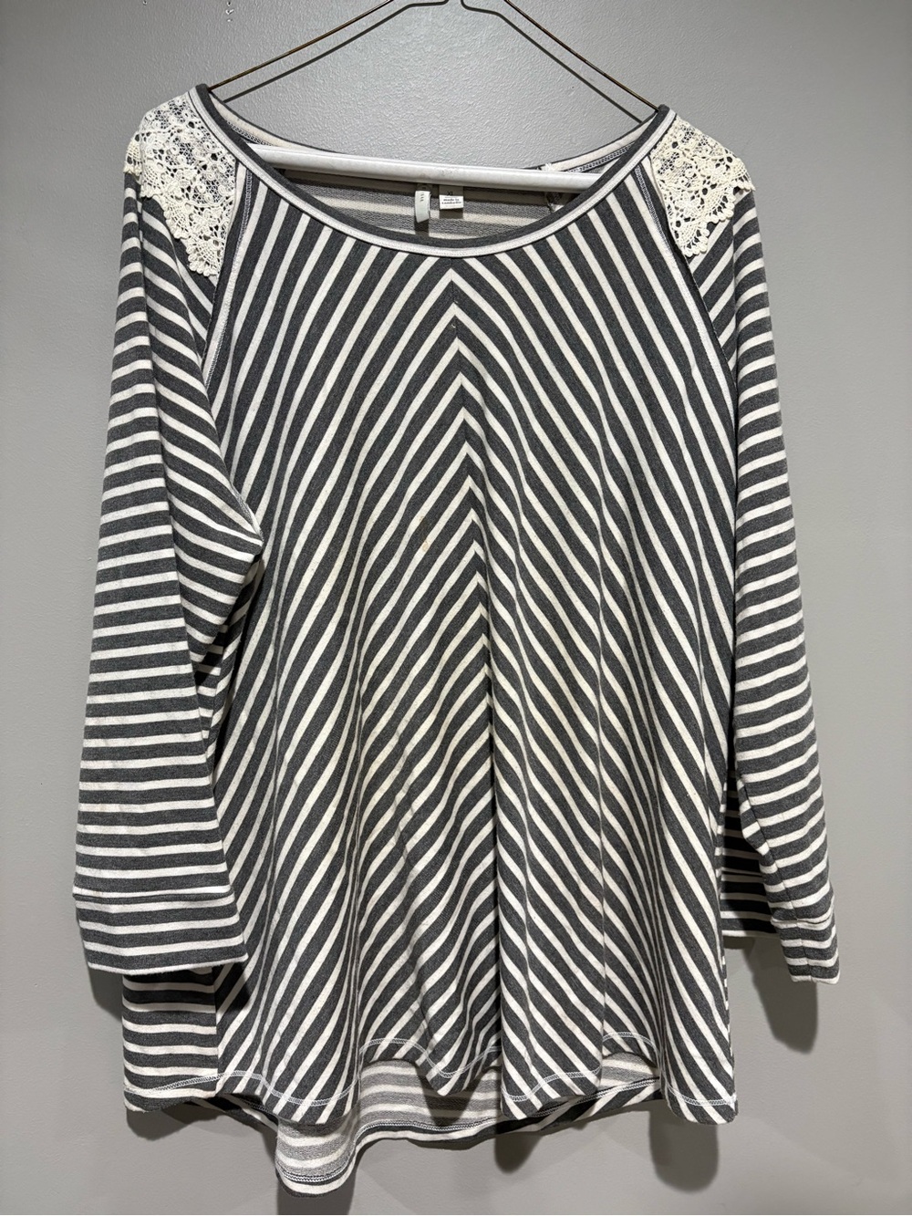 Cato Striped Top Womens XL Gray White Lace Shoulder 3/4 Sleeve Knit